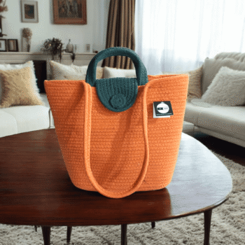 Victoria Tote Bag: Your Perfect Autumn Accessory